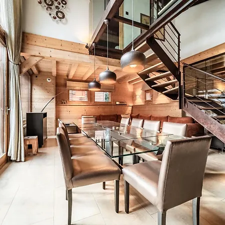 Inari - By Emerald 木屋