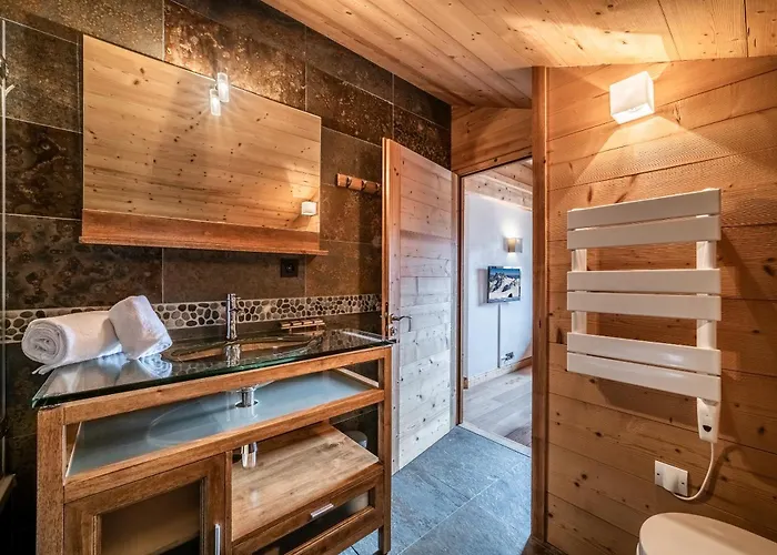 Inari - By Emerald *