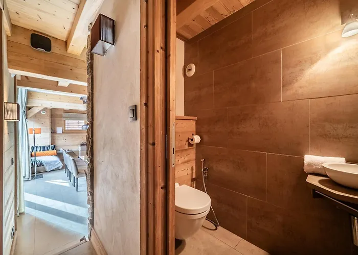 Inari - By Emerald *