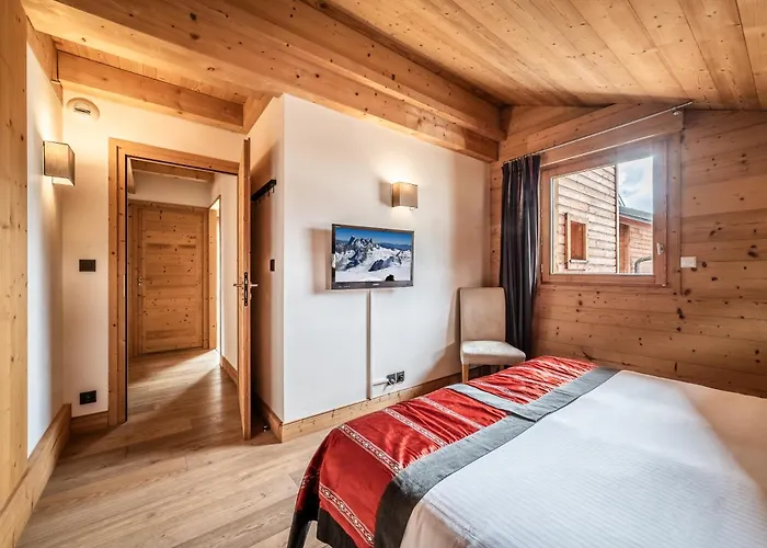 Inari - By Emerald 木屋