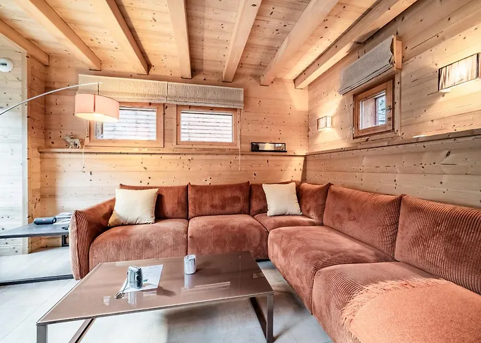 Inari - By Emerald 木屋 *