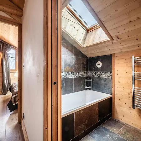 Inari - By Emerald Chalet *