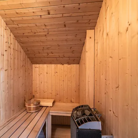 Inari - By Emerald Chalet *