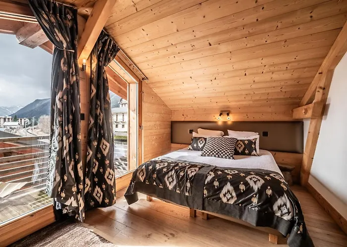 Inari - By Emerald *